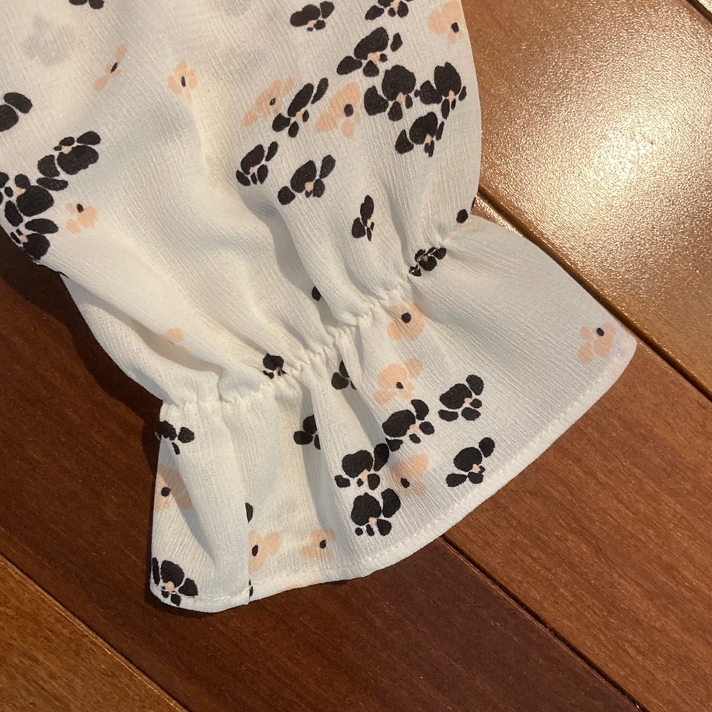 Ann Taylor Floral Blouse - White and Black Size M - Picture 4 of 5